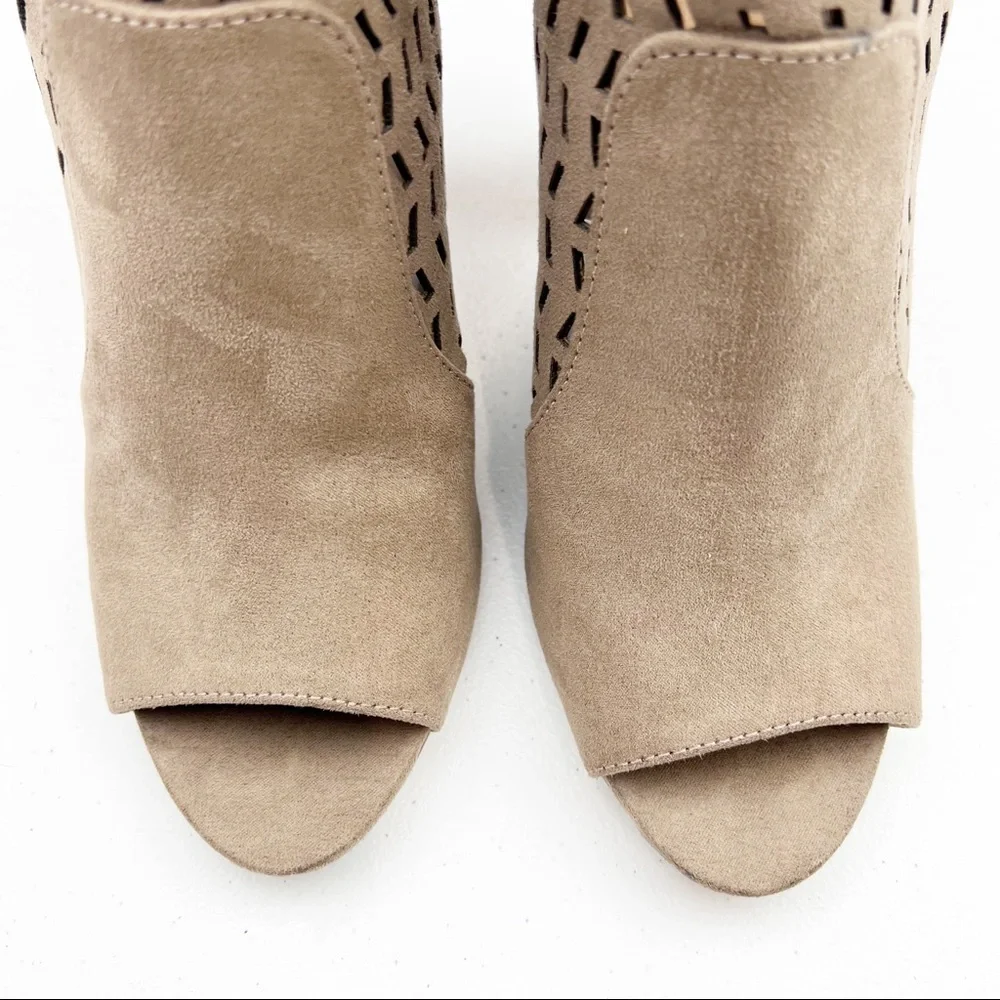 Madden girl bright taupe suede peep toe cut out booties size 7 - Picture 4 of 10